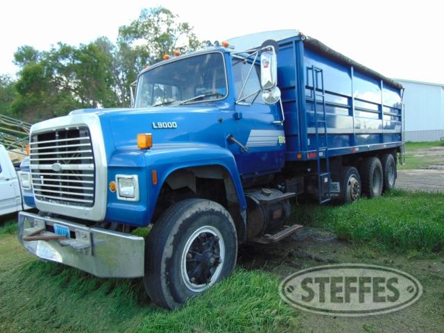 1991 Ford 9000